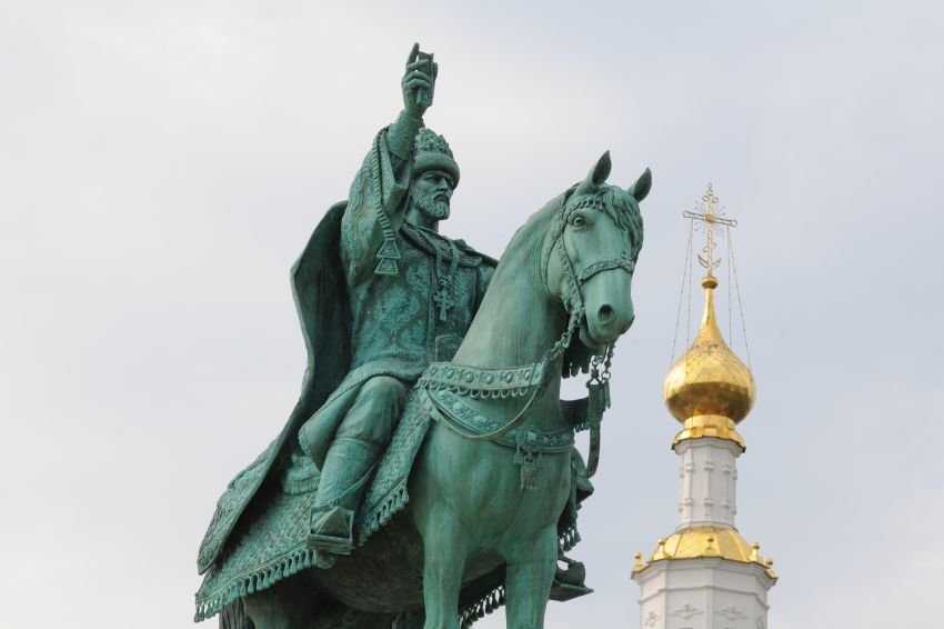 памятник Ивану Грозному в Орле