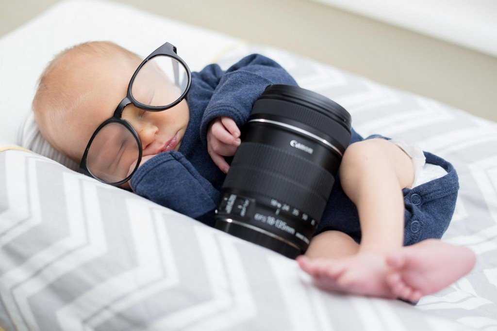 Запрещать ли фотографировать детей во сне