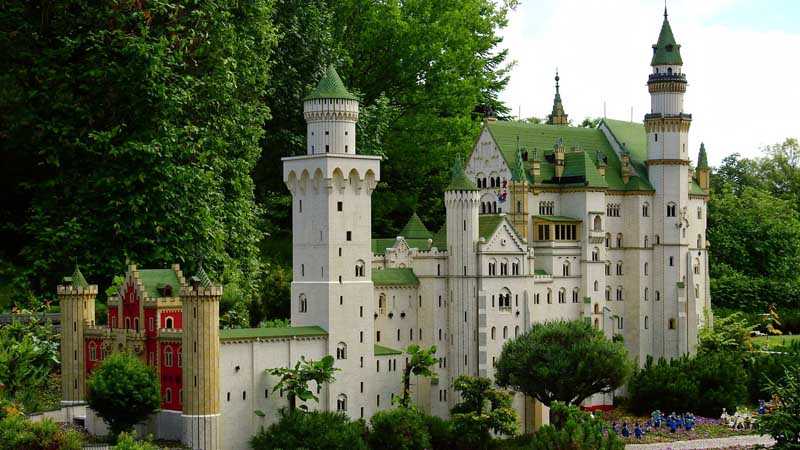 Замок из Лего Гарри Бароуза