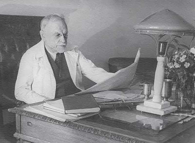Н. А. Семашко, являвшийся политиком и хорошим врачом, который основал систему здравоохранения.