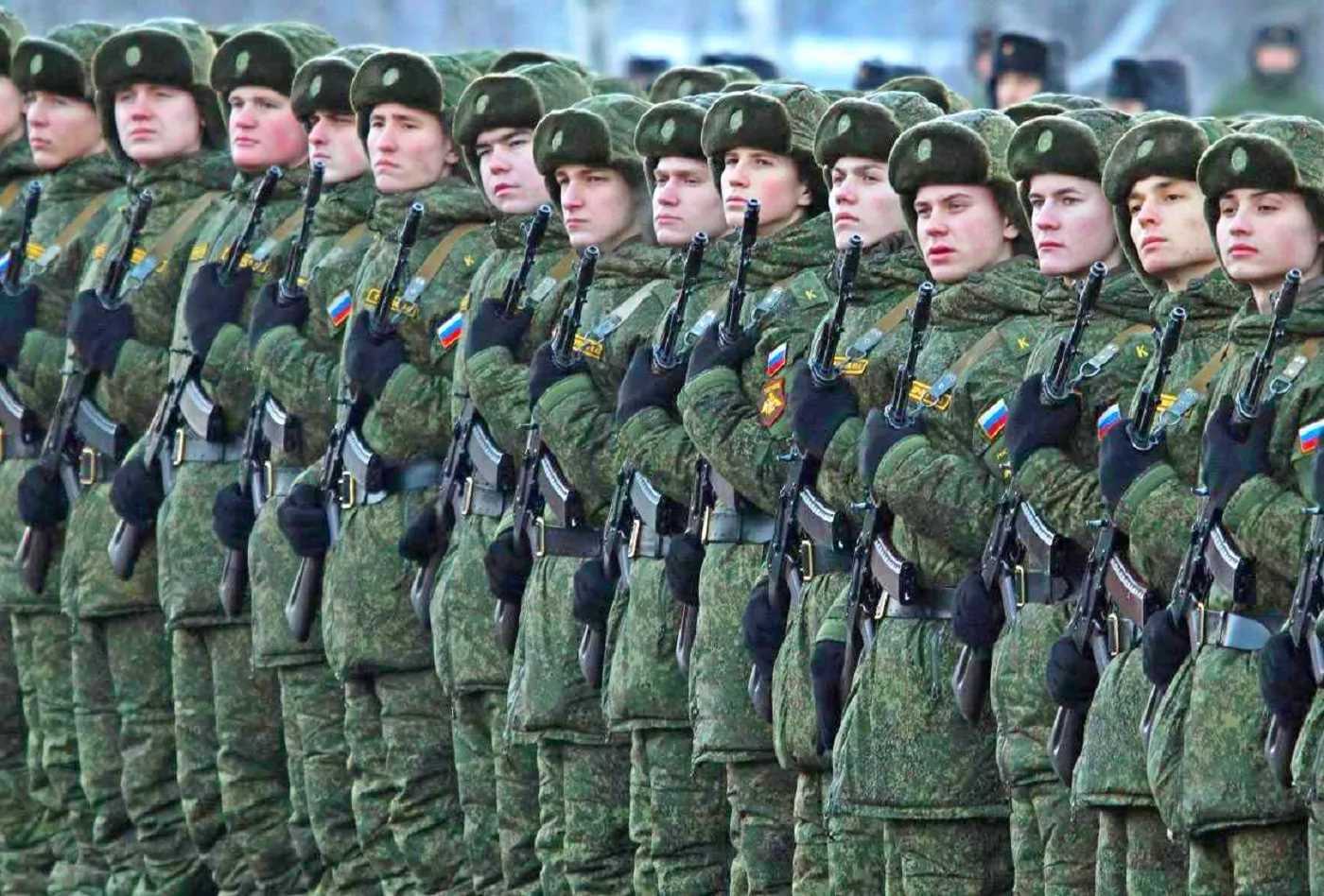 В России предлагают увеличить срок службы в армии