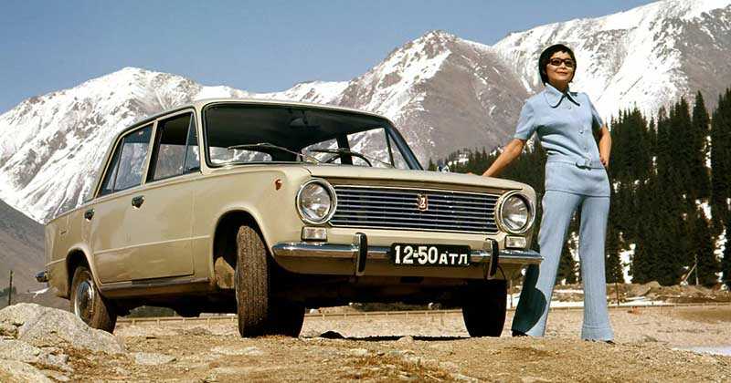 В Советском Союзе приобрести автомобиль – настоящая роскошь.