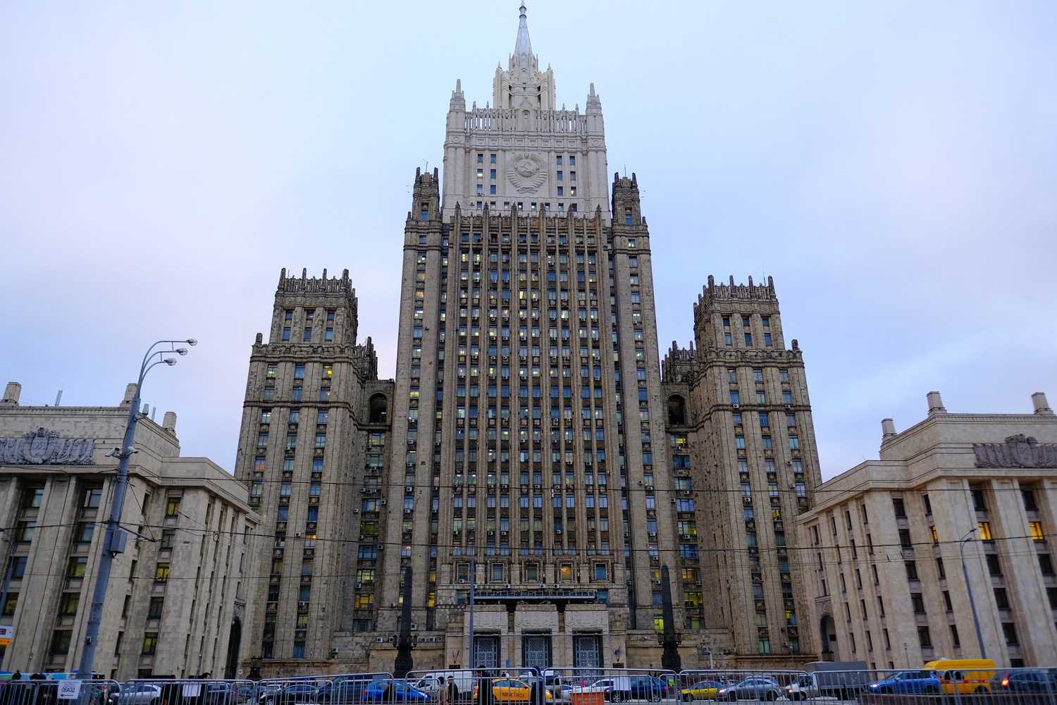 В МИД РФ отреагировали на высылку российских дипломатов из Италии