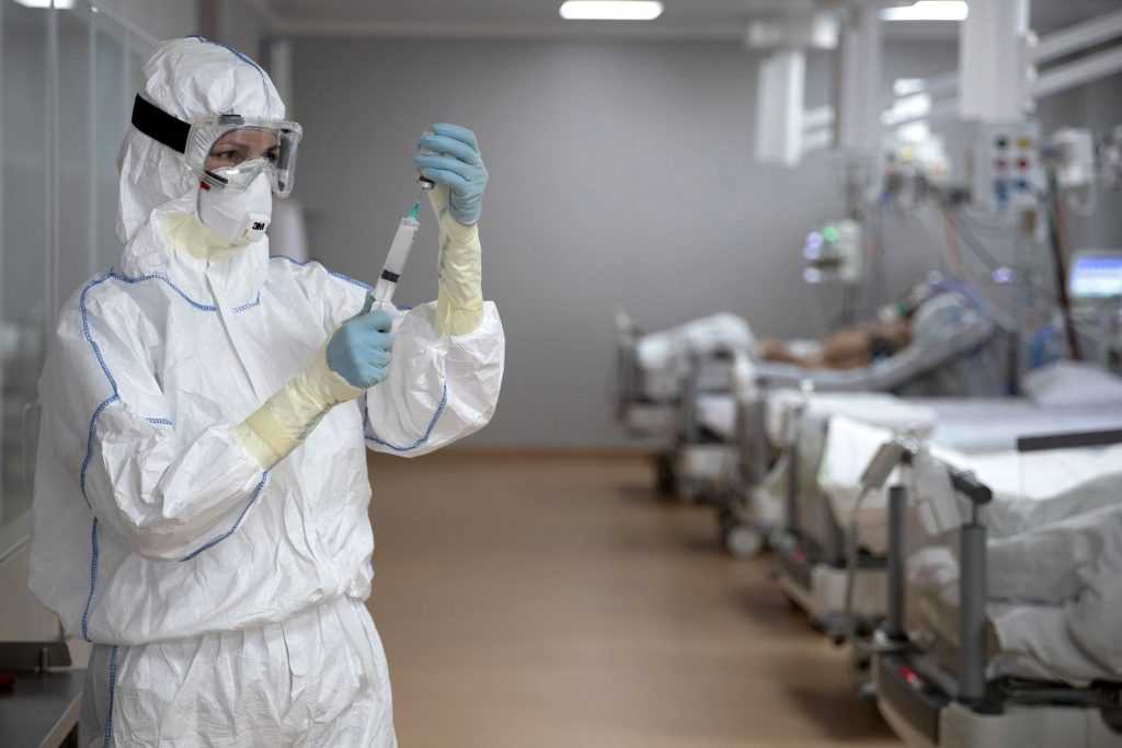 В России впервые с октября 2020 года выявлено менее 10 тысяч заболевших коронавирусом