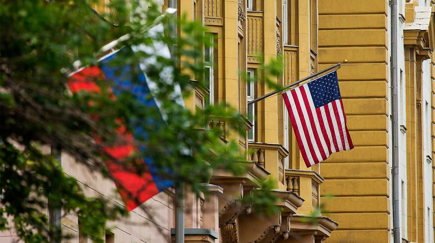 Российским дипломатам в США отказывают в продлении виз