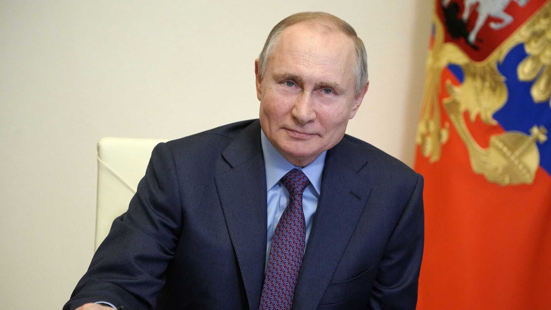 Дмитрий Песков уверен, что вакцинация Владимира Путина стимулирует россиян последовать его примеру