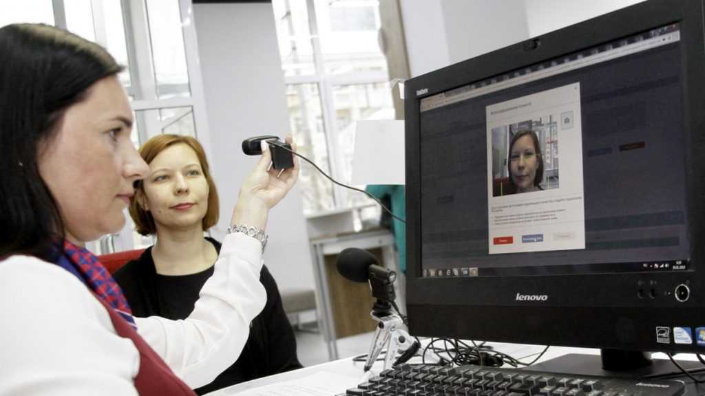 В будущем россиянам могут стать недоступны некоторые госуслуги из-за отказа сдавать биометрические слепки