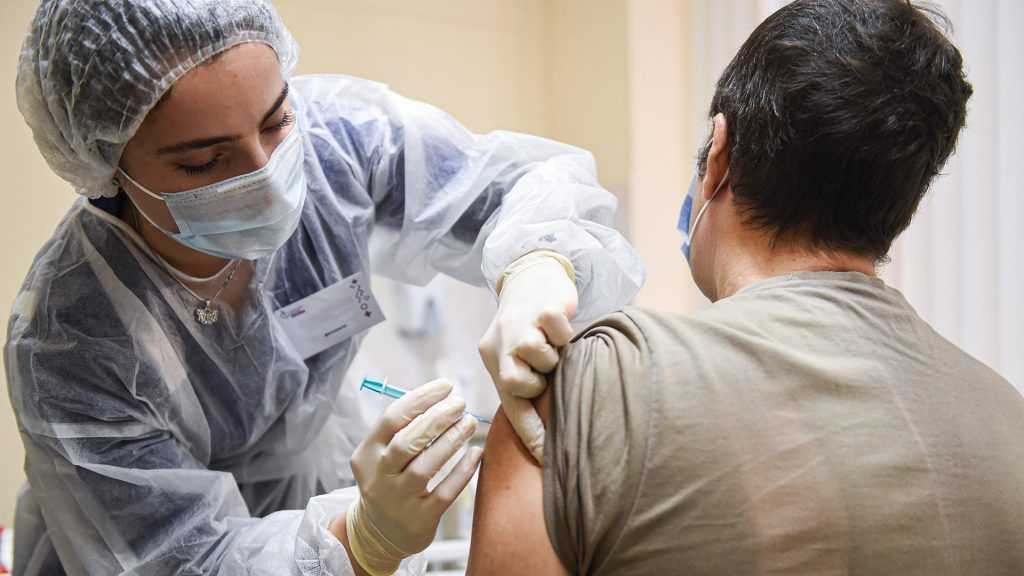 В России приступили к надомной вакцинации