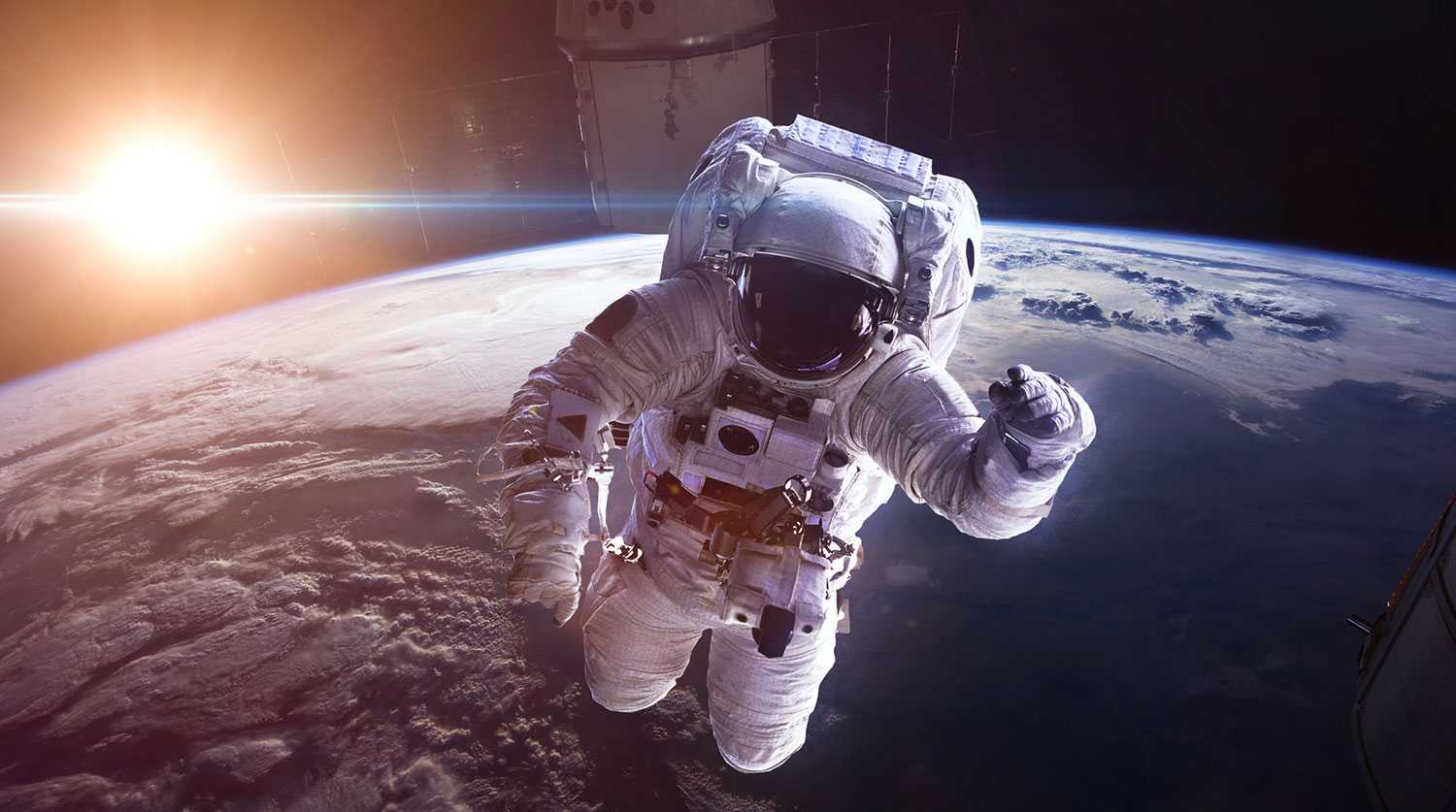 Российским космонавтом планируют повысить зарплаты