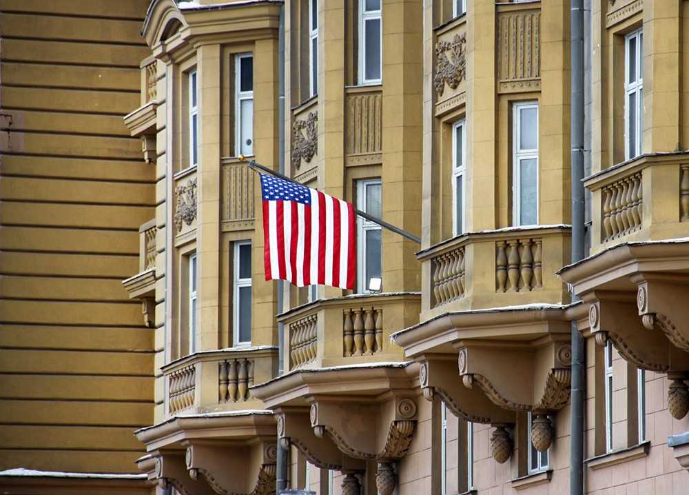 Посольство США в Москве больше не сможет нанимать на работу россияна