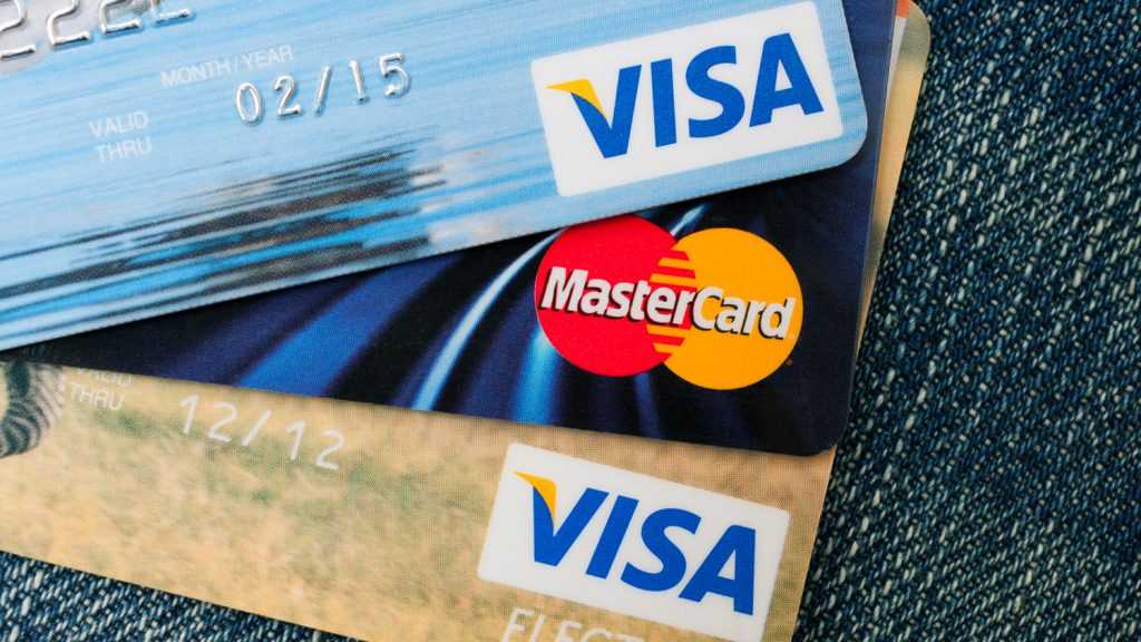 Представители Visa и Mastercard продолжат работать в России