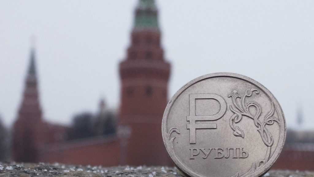 Рубль может упасть до исторического минимума 