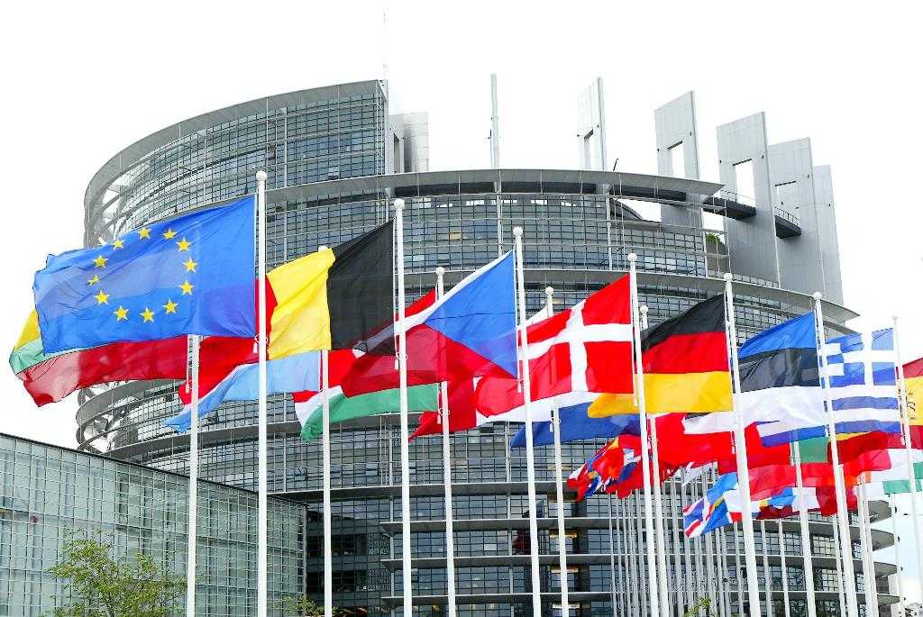 Европарламент призывает страны ЕС высылать российских дипломатов