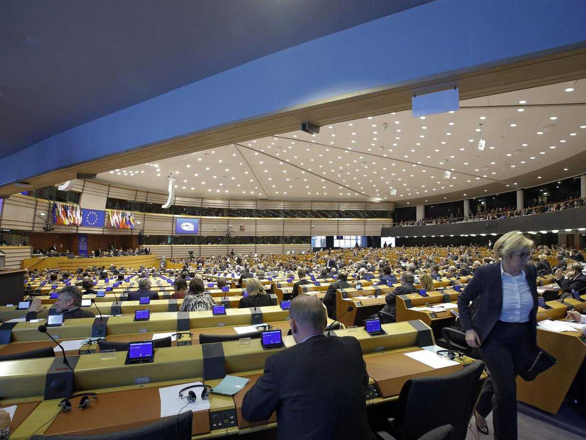 Европарламент призывает страны Евросоюза высылать российских дипломатова
