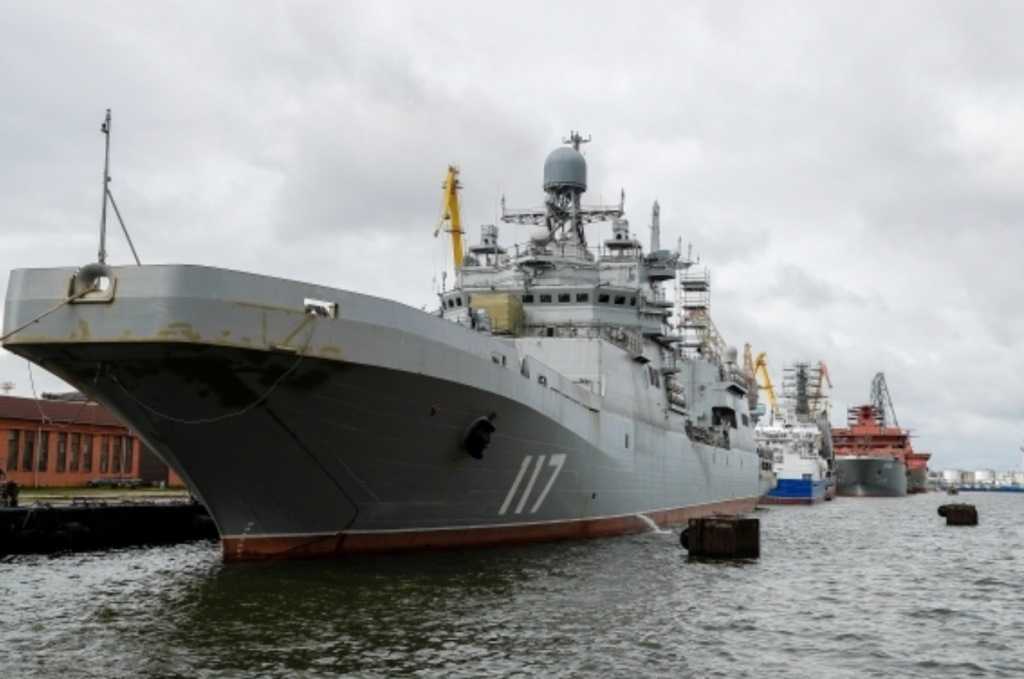 Корабли Северного флота вошли в Черное море