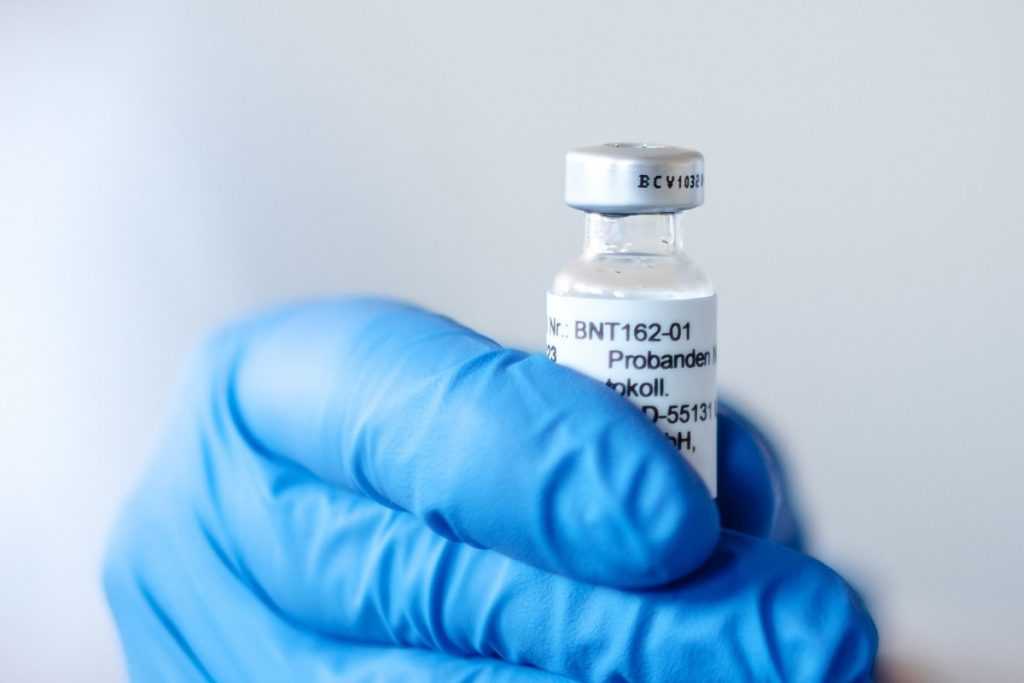 Pfizer и BioNTech хотят применять вакцину от коронавируса для подростков