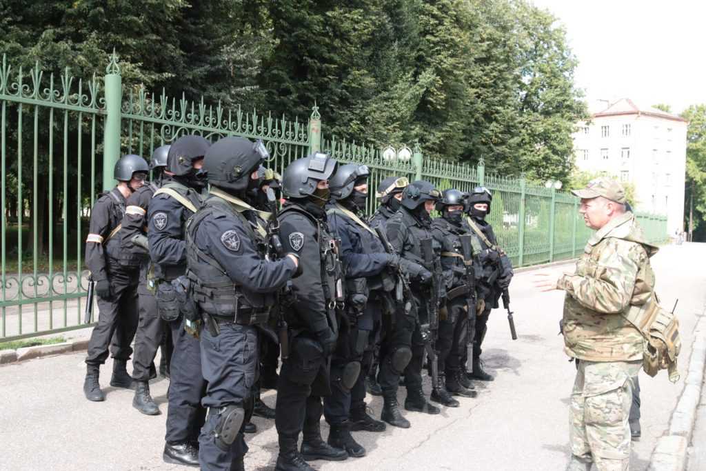 3,5 тысячи силовиков оцепили рынки в Ростовской области