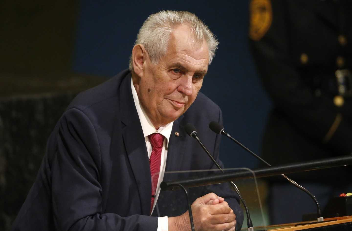 Президент Чехии планирует экстренное обращение