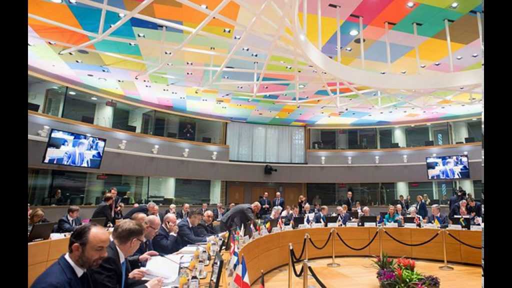 Европарламент призывает ужесточить санкции против России