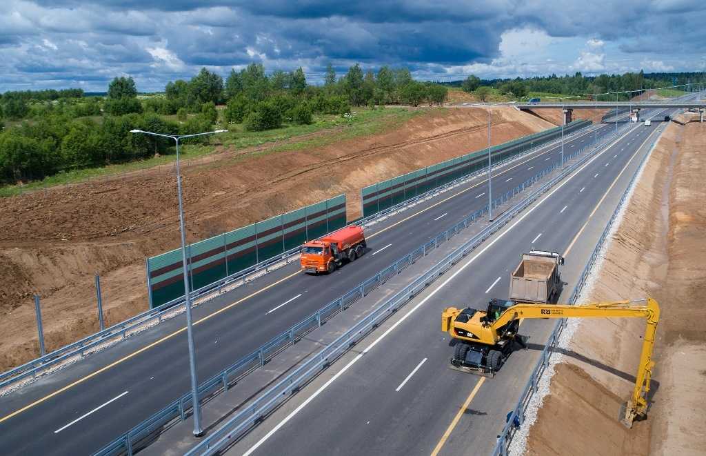 В России выделят 100 млрд рублей на строительство дорог