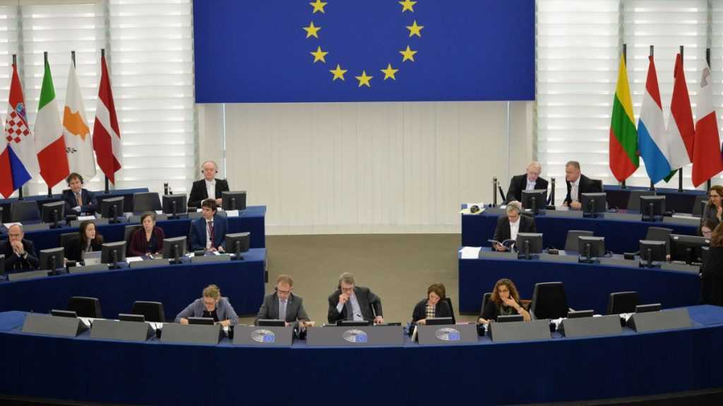 В Европарламенте определили принципы взаимодействия с Россией