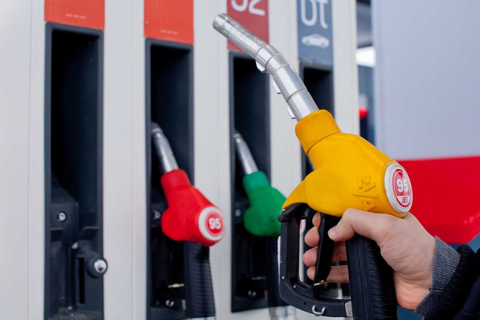 Правительство России ввело новые меры, чтобы стабилизировать цены на топливо