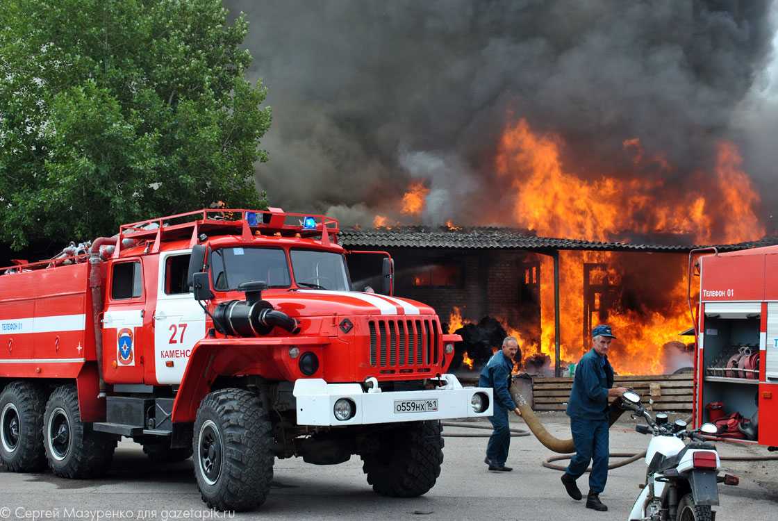 Вакансий для пожарных в России стало больше в два раза