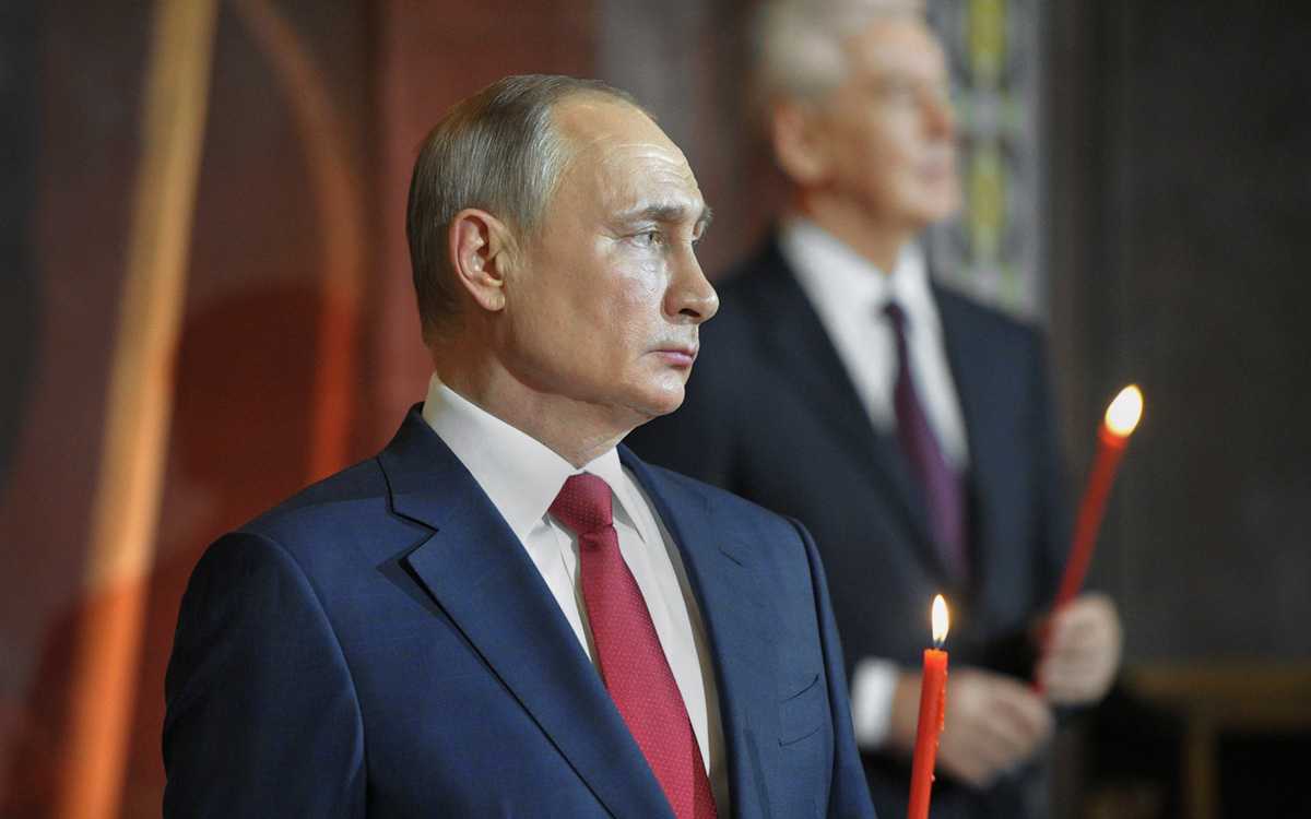 Владимир Путин поздравил всех с Пасхой