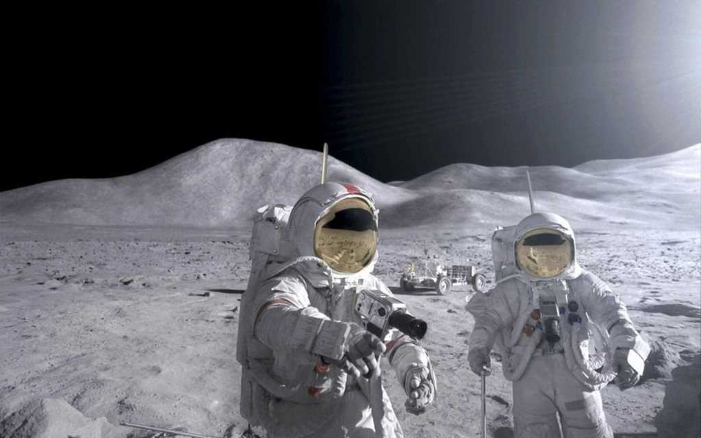 Больше триллиона рублей будет стоить полет российских космонавтов на Луну