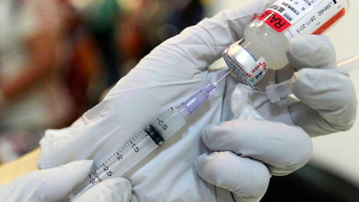Россия готова сотрудничать с производителями вакцин от коронавируса