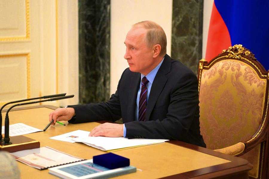 Путин возвращается в рабочий режим офлайн