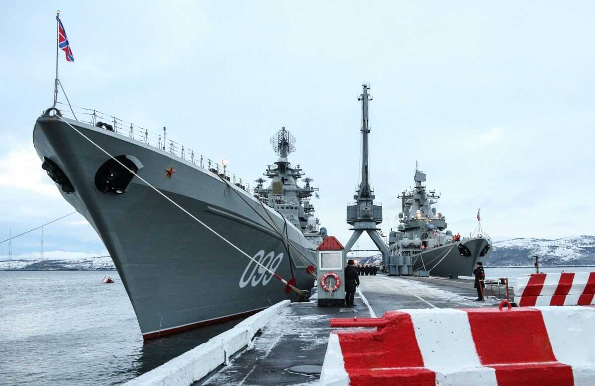 Начались учения на крейсерах Северного флота РФ в Баренцевом море