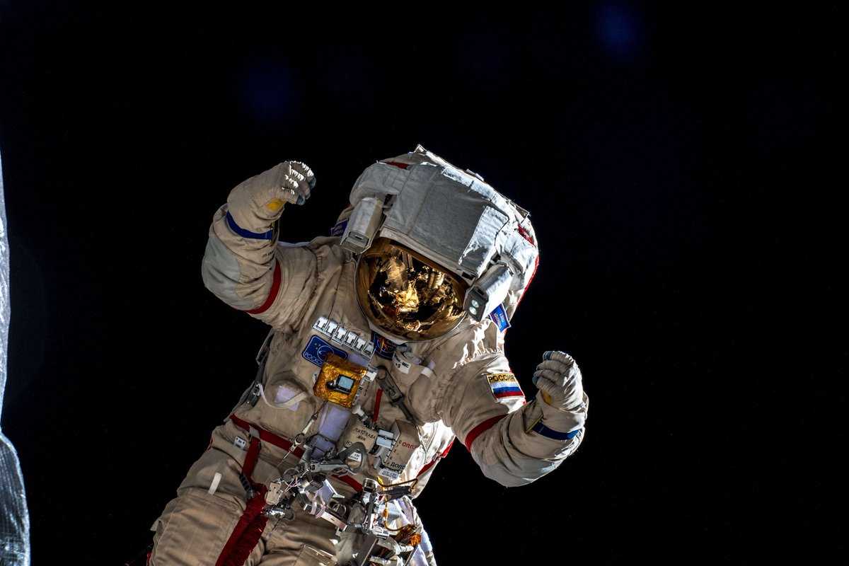 Российские космонавты осуществили первый в 2021 году выход в открытый космос