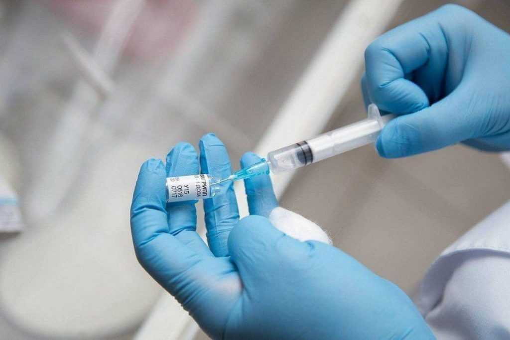 Обязательную вакцинацию от коронавируса ввели в Тамбове и Смоленске