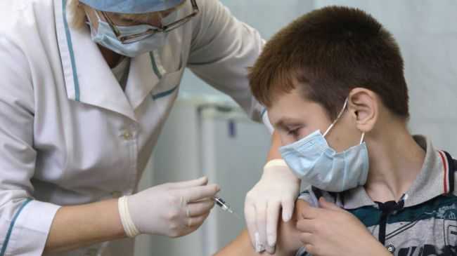 В Минобрнауки обсудят допуск вакцинированных студентов на занятия очно