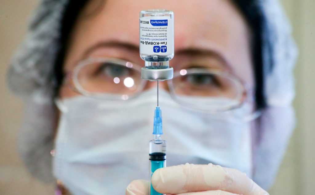 Гинцбург рассказал о противопоказаниях для прививки от коронавируса