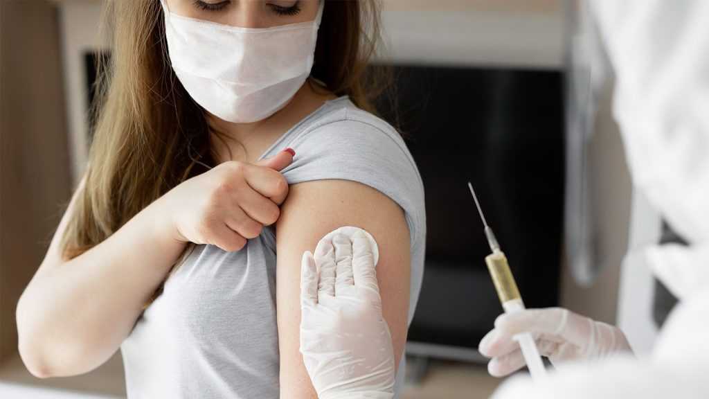 Центр Гамалеи одобрил тройную вакцинацию губернатора Подмосковья