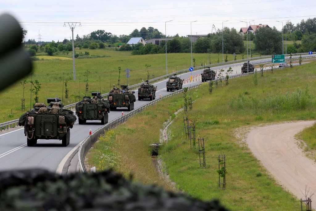 Военные России, Белоруссии и Сербии отработали передислокацию войск на дальние расстояния