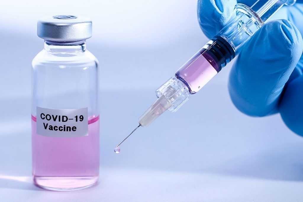 Захарова раскритиковала Францию за призыв отказаться от российской и китайской вакцин