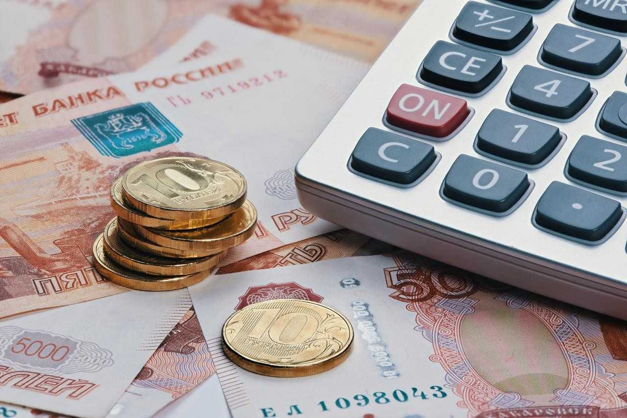 Выплаты на школьников в России начнутся досрочно со 2 августа
