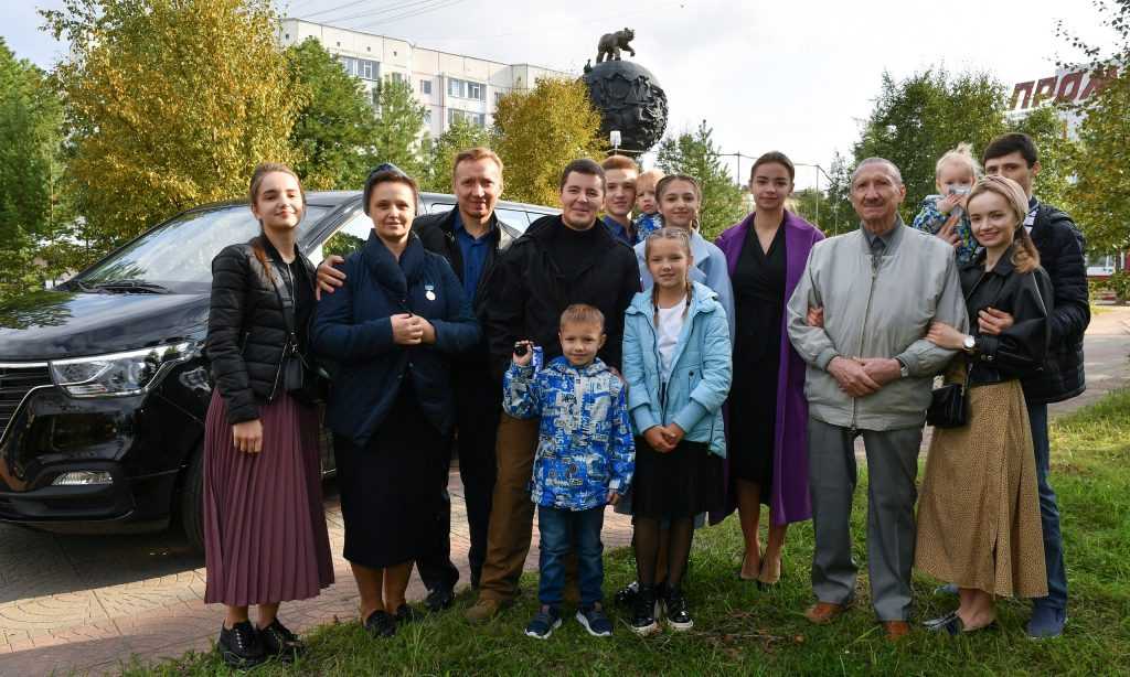 Владимир Владимирович встретился с семьёй, которую пригласил на отдых в Сочи