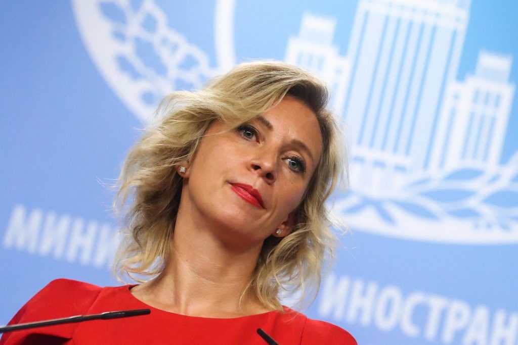 Захарова высмеяла угрозу Украины о «камнях с неба»