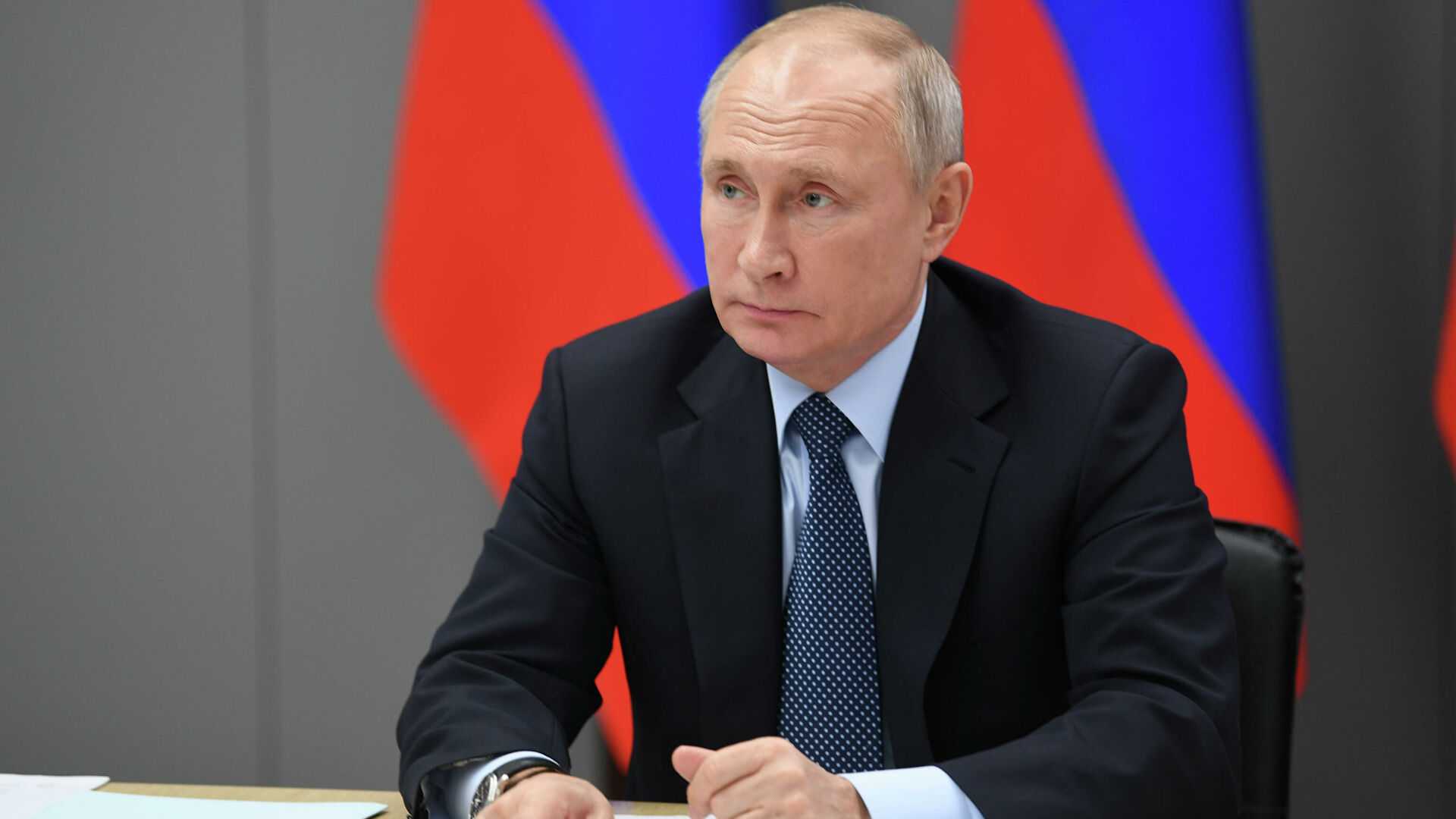 «Вы шутите мрачновато»: Путин о шутках Жириновского