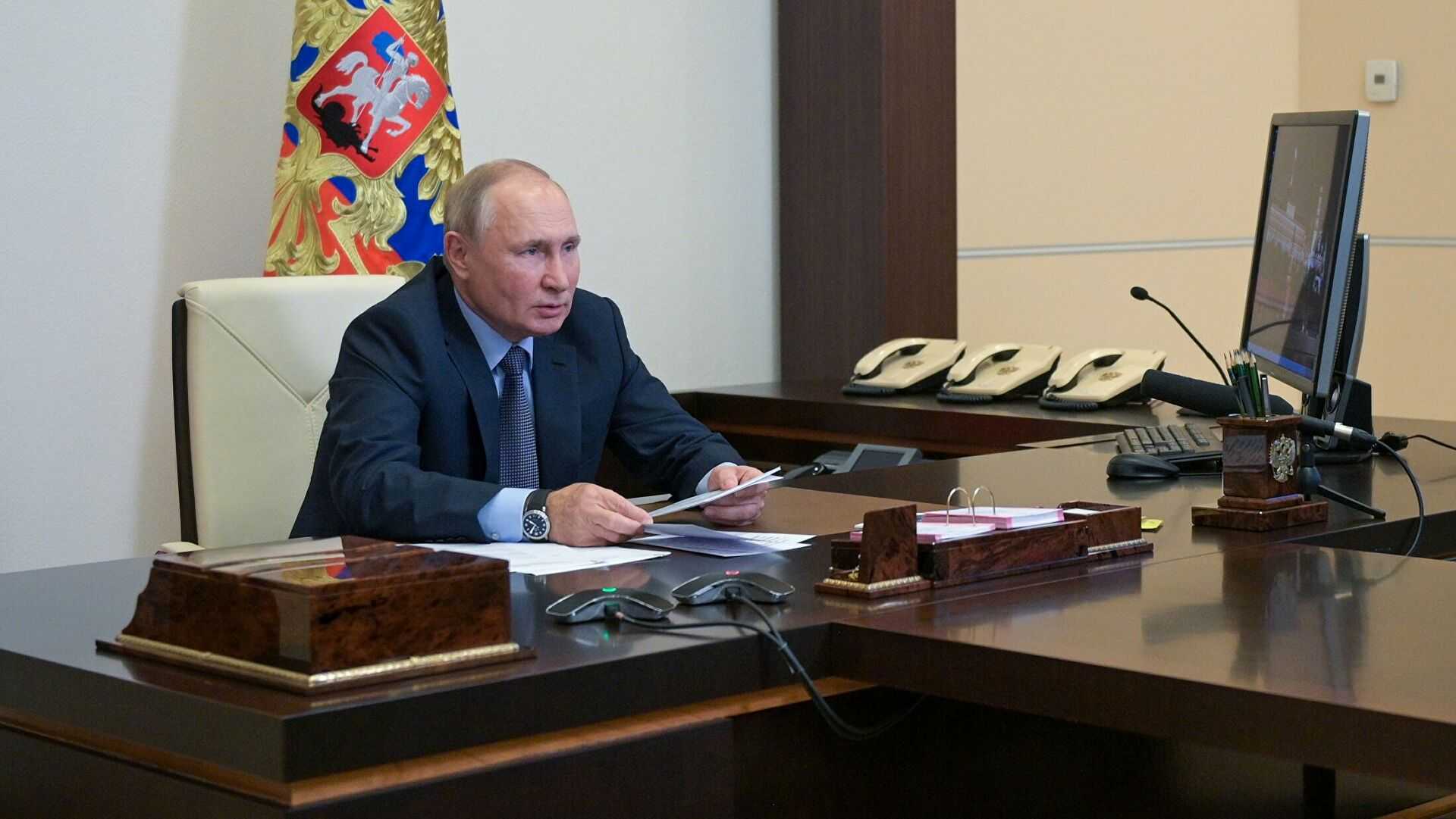 Путин не исключил госконтроля над информацией для детей в интернете 