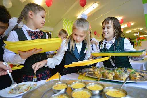 В российских школьных столовых могут запретить очередные продукты