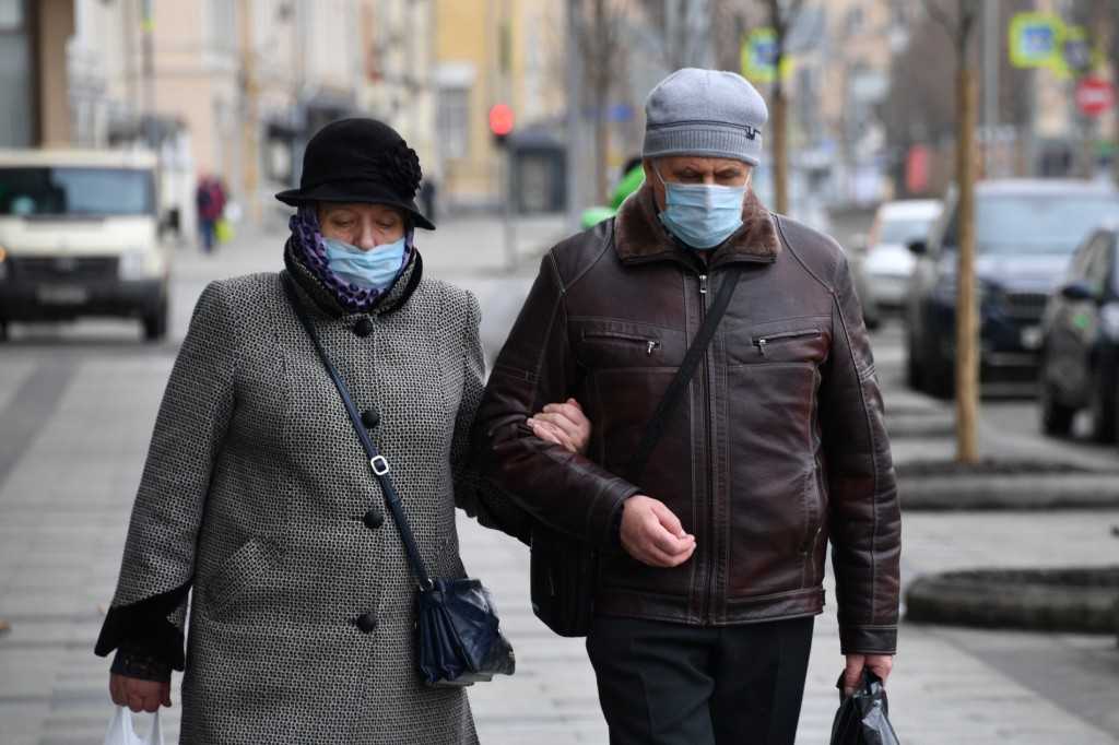 Семь регионов России находятся в критической ситуации по коронавирусу