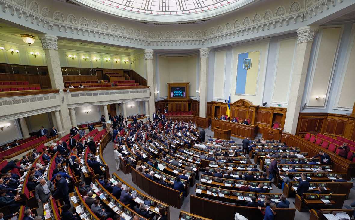 Украинского депутата, поздравившего Путина, обвиняют в госизмене