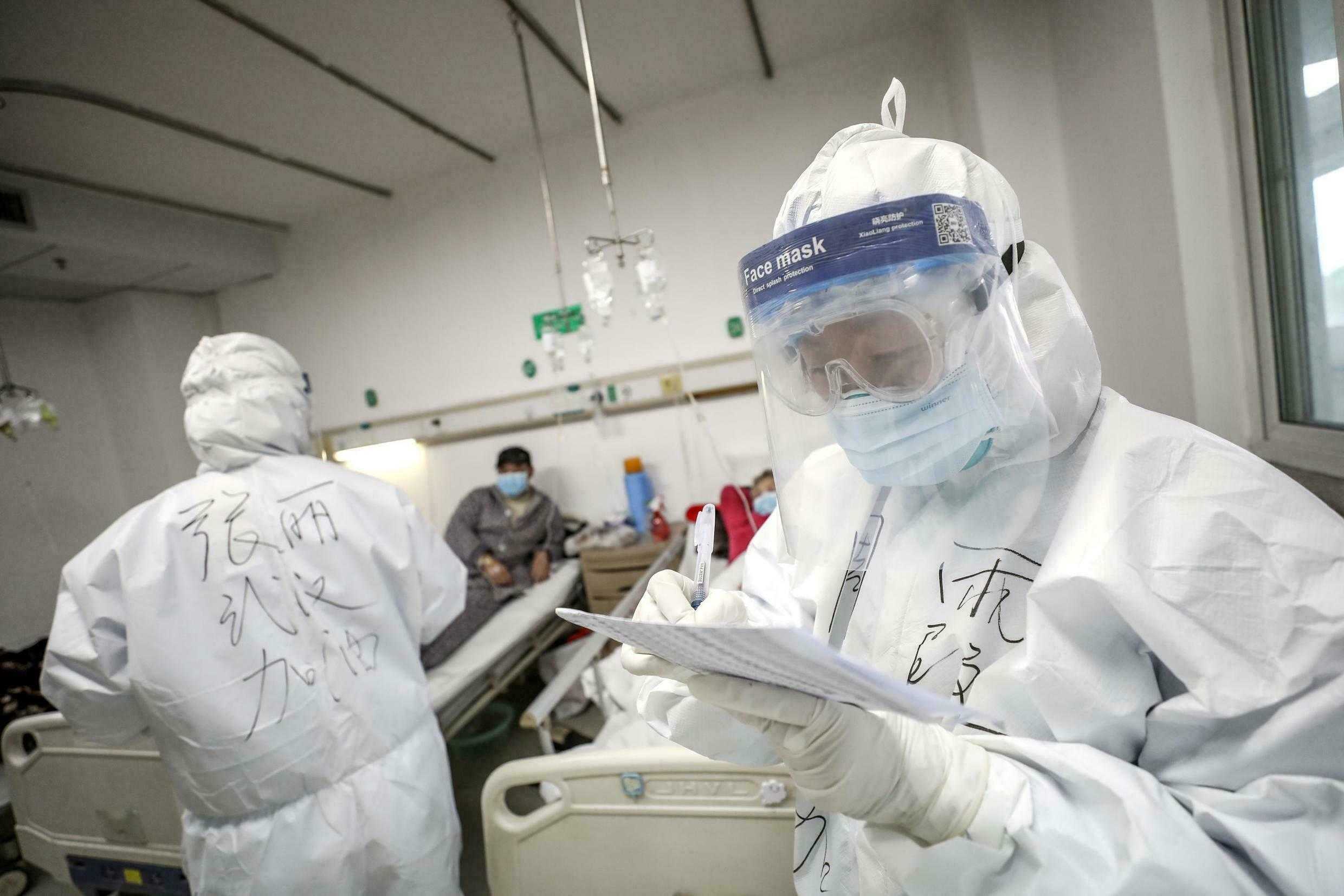 Иммунолог предположил, когда в России будет пик смертности от коронавируса 