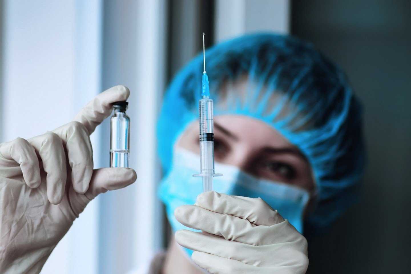 Профессор Редько привел данные по вакцине от коронавируса, которые его смущают