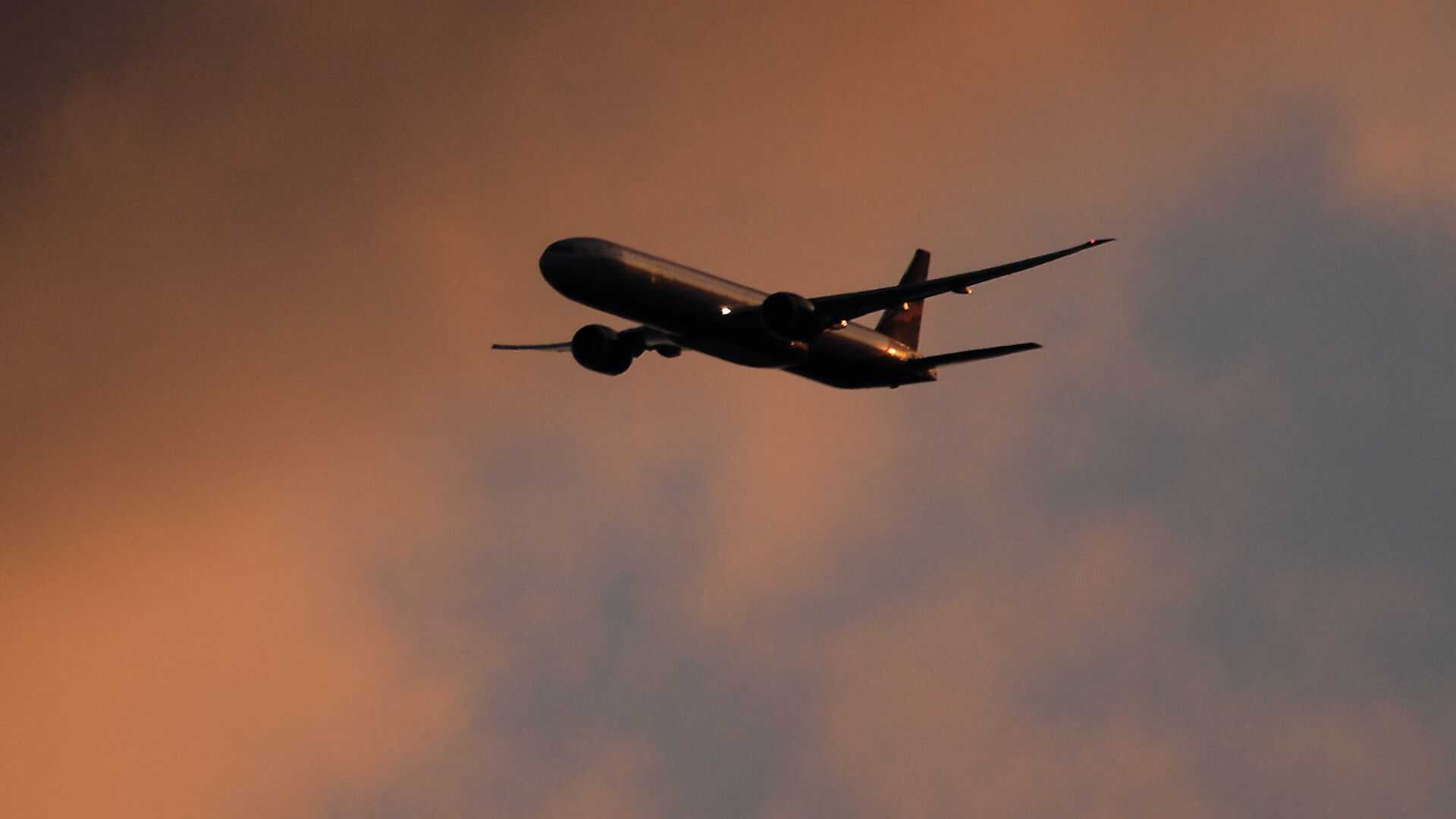 Самолету, который экстренно приземлился в Киеве, запретили лететь в Москву